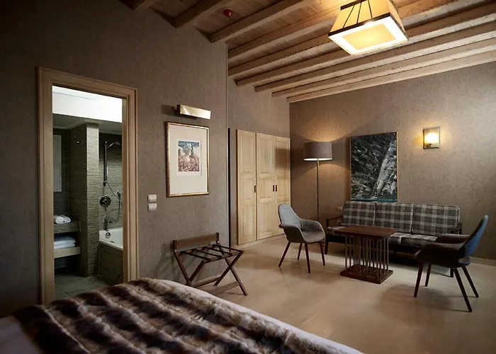 Art Mainalon Hotel 4*