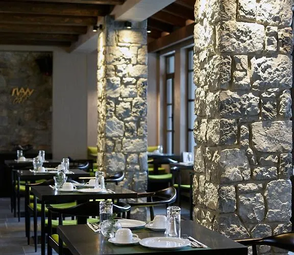 Art Mainalon Szálloda 4*